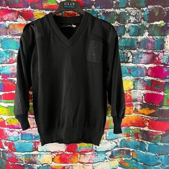 Blauer V-Neck Black Elbow Patch Sweater Made in USA Size Medium Regular  Style 2 - Picture 1 of 7